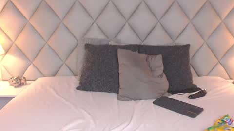 Snapshot of lalycastro chatting on 12/16/24, 08:05 Laly Castro online show from 12/16/24, 08:05