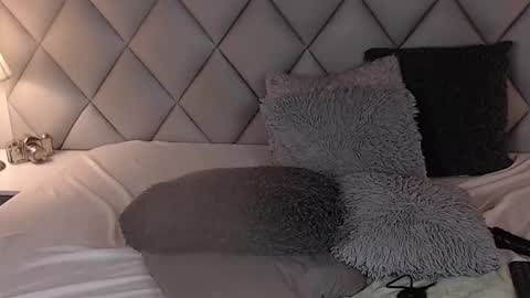 Snapshot of lalycastro chatting on 01/19/25, 01:53 Laly Castro online show from 01/19/25, 01:53