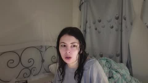 Snapshot of lama111111mama chatting on 01/20/25, 01:18 I work 5PM to 9 PM EST New York online show from 01/20/25, 01:18