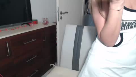 Snapshot of lamadrina006 chatting on 12/02/24, 09:02 LaMadrina006 online show from 12/02/24, 09:02