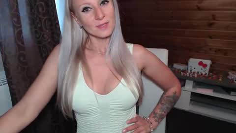 LaMadrina006 online show from 05/11/26, 07:36