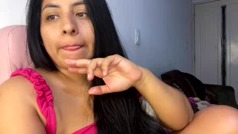 Snapshot of lamaravilla08 chatting on 02/05/25, 05:30 Mara online show from 02/05/25, 05:30