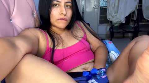 Snapshot of lamaravilla08 chatting on 02/08/25, 06:33 Mara online show from 02/08/25, 06:33