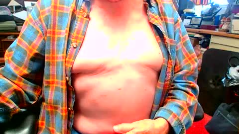 Snapshot of lamarbrazil chatting on 02/06/25, 10:43 lamarbrazil online show from 02/06/25, 10:43