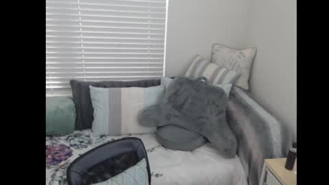 Snapshot of lamarrsvisions chatting on 10/08/25, 05:10 Nikki LaMarr online show from 10/08/25, 05:10