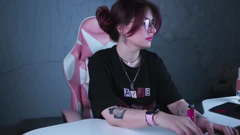 just call me Lana  and her security online show from 03/01/25, 11:28