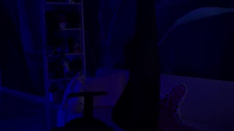 just call me Lana  and her security online show from 09/18/25, 08:05