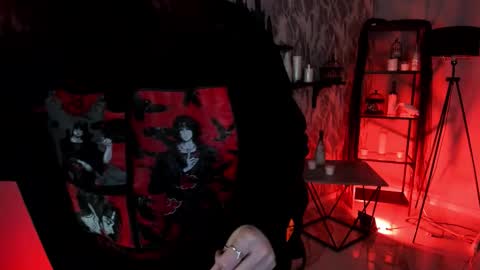 just call me Lana  and her security online show from 11/07/25, 05:51