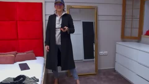 LanaBanner online show from 10/04/25, 07:06