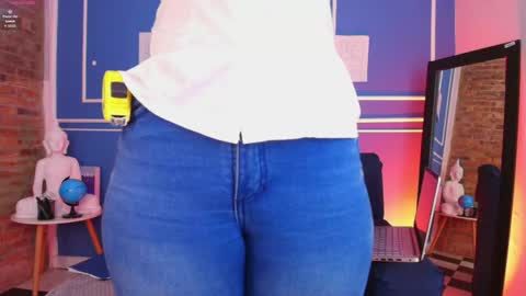 Snapshot of lana_beket_ chatting on 04/15/26, 11:39 Lana online show from 04/15/26, 11:39