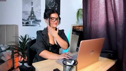 Snapshot of lana_beket_ chatting on 05/12/26, 06:27 Lana online show from 05/12/26, 06:27