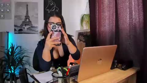 Snapshot of lana_beket_ chatting on 06/11/26, 07:01 Lana online show from 06/11/26, 07:01
