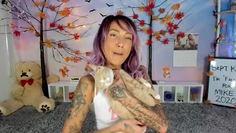 Snapshot of lana_del_bae chatting on 09/10/25, 02:11 Lana Del Bae online show from 09/10/25, 02:11