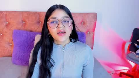 Snapshot of lana_dol chatting on 02/13/25, 12:00 ... . . ... online show from 02/13/25, 12:00