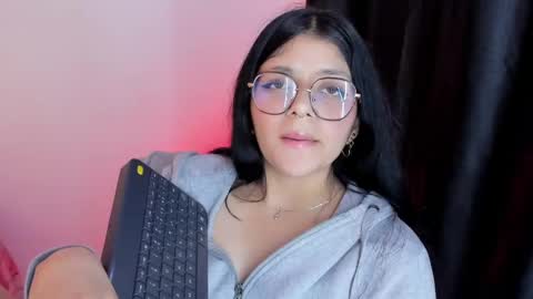 Snapshot of lana_dol chatting on 03/05/25, 03:07 ... . . ... online show from 03/05/25, 03:07