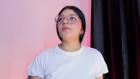 Snapshot of lana_dol chatting on 03/09/25, 12:09 ... . . ... online show from 03/09/25, 12:09