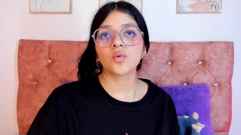 Snapshot of lana_dol chatting on 03/10/25, 06:01 ... . . ... online show from 03/10/25, 06:01