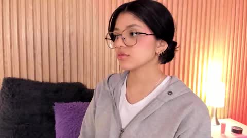 Snapshot of lana_dol chatting on 09/15/25, 01:00 ... . . ... online show from 09/15/25, 01:00