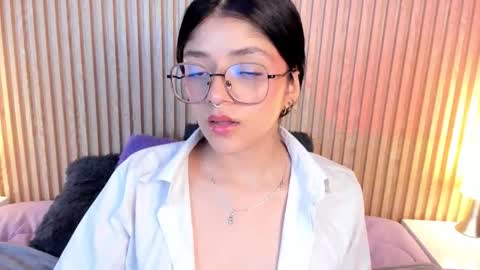 Snapshot of lana_dol chatting on 09/20/25, 04:13 ... . . ... online show from 09/20/25, 04:13