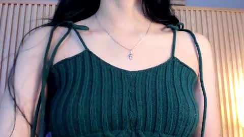 Snapshot of lana_dol chatting on 09/29/25, 12:10 ... . . ... online show from 09/29/25, 12:10