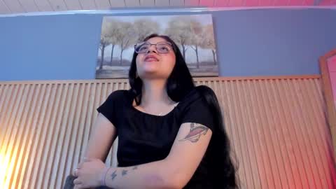 Snapshot of lana_dol chatting on 10/21/25, 01:34 ... . . ... online show from 10/21/25, 01:34