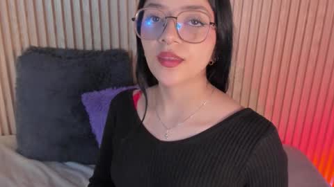 Snapshot of lana_dol chatting on 11/14/25, 02:05 ... . . ... online show from 11/14/25, 02:05