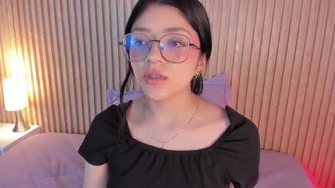 Snapshot of lana_dol chatting on 11/22/25, 12:48 ... . . ... online show from 11/22/25, 12:48