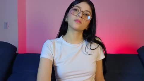 Snapshot of lana_dol chatting on 02/04/26, 01:06 ... . . ... online show from 02/04/26, 01:06