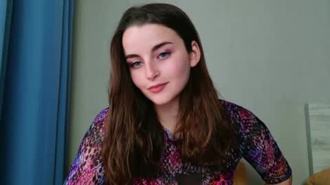 lana_gl online show from 05/18/26, 10:43