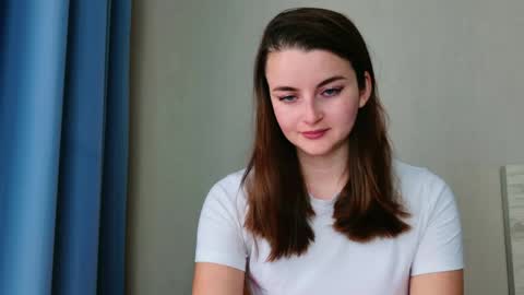 lana_gl online show from 05/26/26, 06:42