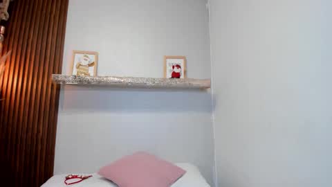 Lana     igauroraaaaaaaaa 1 online show from 12/20/25, 12:51