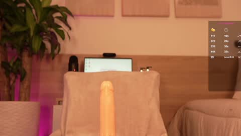 lana_kane_ online show from 01/04/25, 07:44