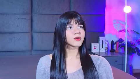 Snapshot of lana_presscot chatting on 03/18/26, 11:30 valentino moon online show from 03/18/26, 11:30