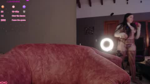 Snapshot of lana_queen13 chatting on 11/10/25, 12:31 Angel IG online show from 11/10/25, 12:31