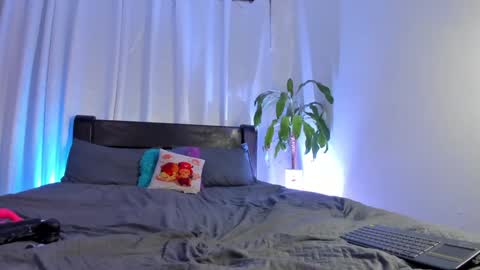 Snapshot of lanaa_paul1 chatting on 12/02/24, 05:37 emma online show from 12/02/24, 05:37