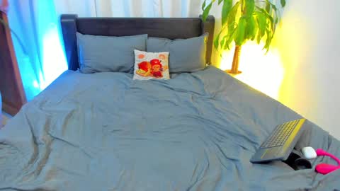 Snapshot of lanaa_paul1 chatting on 12/13/24, 04:16 emma online show from 12/13/24, 04:16