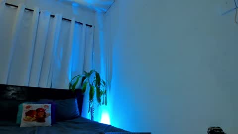 Snapshot of lanaa_paul1 chatting on 02/14/25, 11:42 emma online show from 02/14/25, 11:42