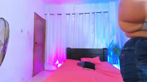 Snapshot of lanaa_paul1 chatting on 03/10/25, 05:29 emma online show from 03/10/25, 05:29