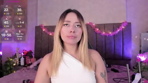 Snapshot of lanaamills chatting on 05/11/26, 05:13 Lana online show from 05/11/26, 05:13