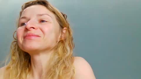 Lana online show from 09/21/25, 12:29