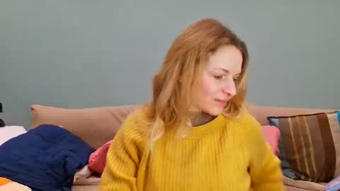 Lana online show from 10/19/25, 12:17