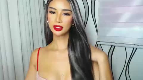 Snapshot of lanadel_hilton chatting on 12/01/24, 11:36 Lana online show from 12/01/24, 11:36