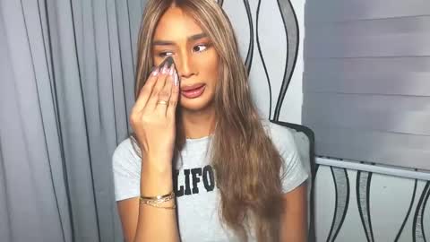 Snapshot of lanadel_hilton chatting on 02/06/25, 12:22 Lana online show from 02/06/25, 12:22