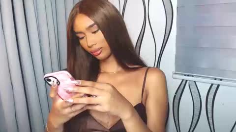 Snapshot of lanadel_hilton chatting on 02/24/25, 10:47 Lana online show from 02/24/25, 10:47