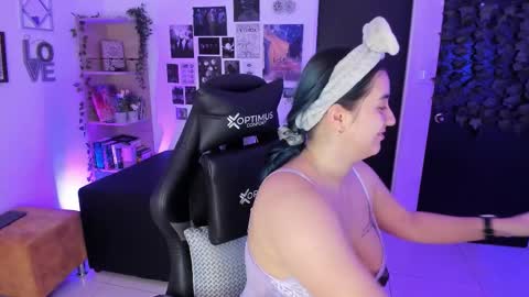 Snapshot of lanaherondale_ chatting on 11/25/25, 09:09 lanaherondale_ online show from 11/25/25, 09:09