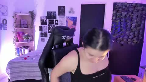 Snapshot of lanaherondale_ chatting on 11/30/25, 09:13 lanaherondale_ online show from 11/30/25, 09:13