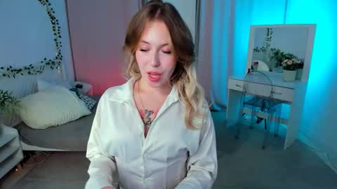Snapshot of lanaroselle chatting on 10/17/25, 09:50 Lana online show from 10/17/25, 09:50