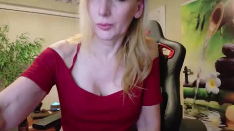 Snapshot of lanasweet9 chatting on 03/27/26, 05:45 Lana online show from 03/27/26, 05:45