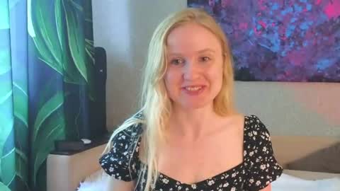 LanaviSmith online show from 06/18/26, 05:51