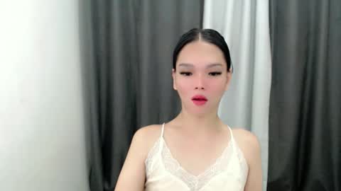 lanawyatt_ online show from 10/09/25, 05:55